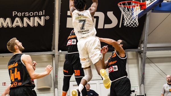 网球大满贯比赛精彩回合集锦，球员救球瞬间